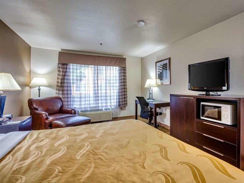 Quality Inn Near Six Flags Discovery Kingdom-Napa Valley Вальехо Экстерьер фото