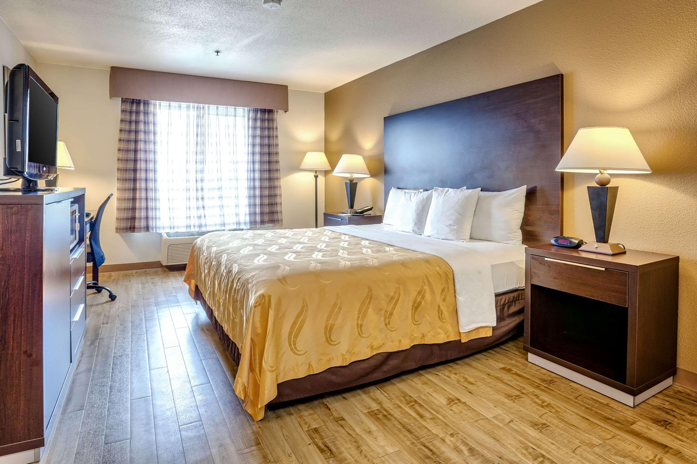 Quality Inn Near Six Flags Discovery Kingdom-Napa Valley Вальехо Экстерьер фото