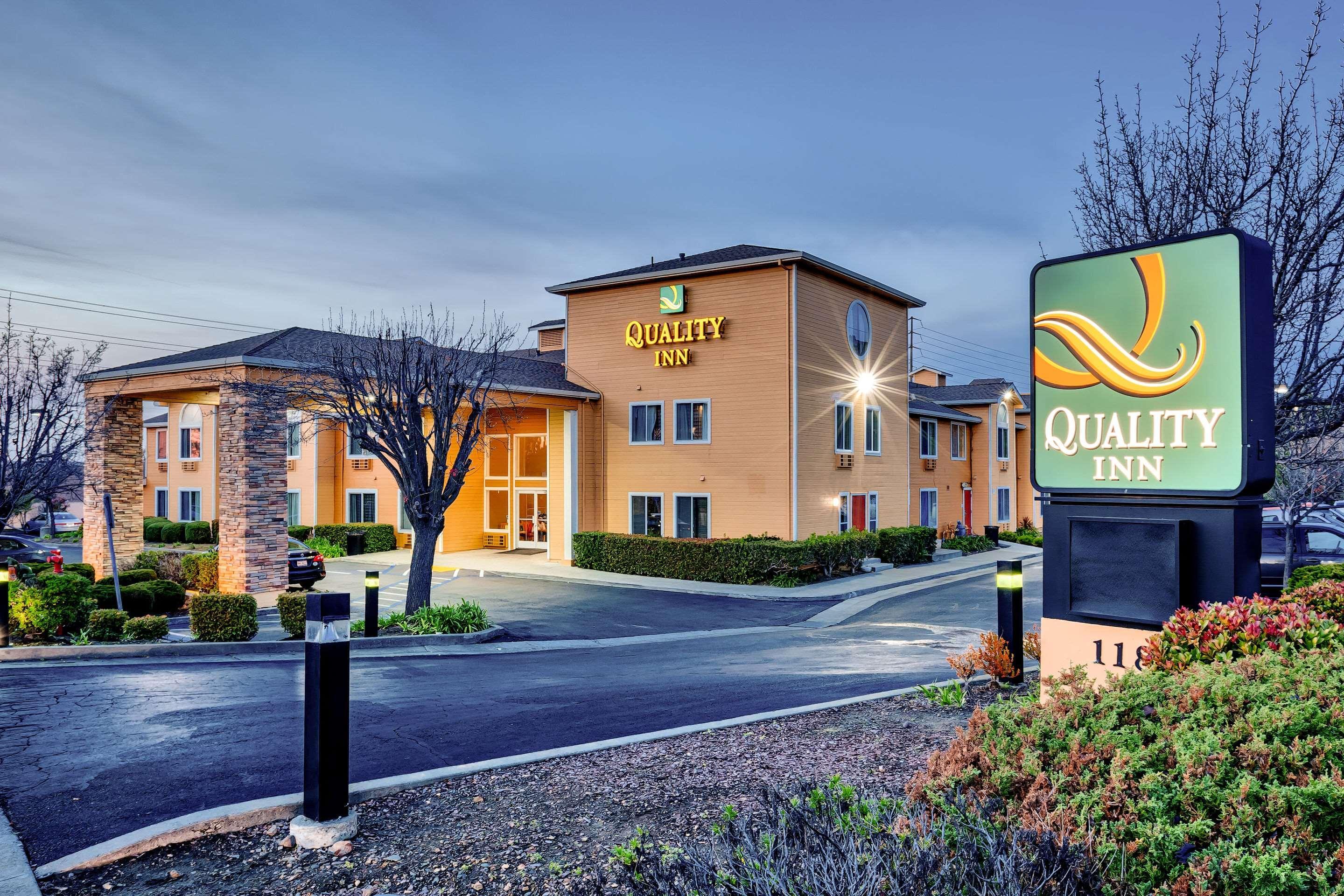 Quality Inn Near Six Flags Discovery Kingdom-Napa Valley Вальехо Экстерьер фото