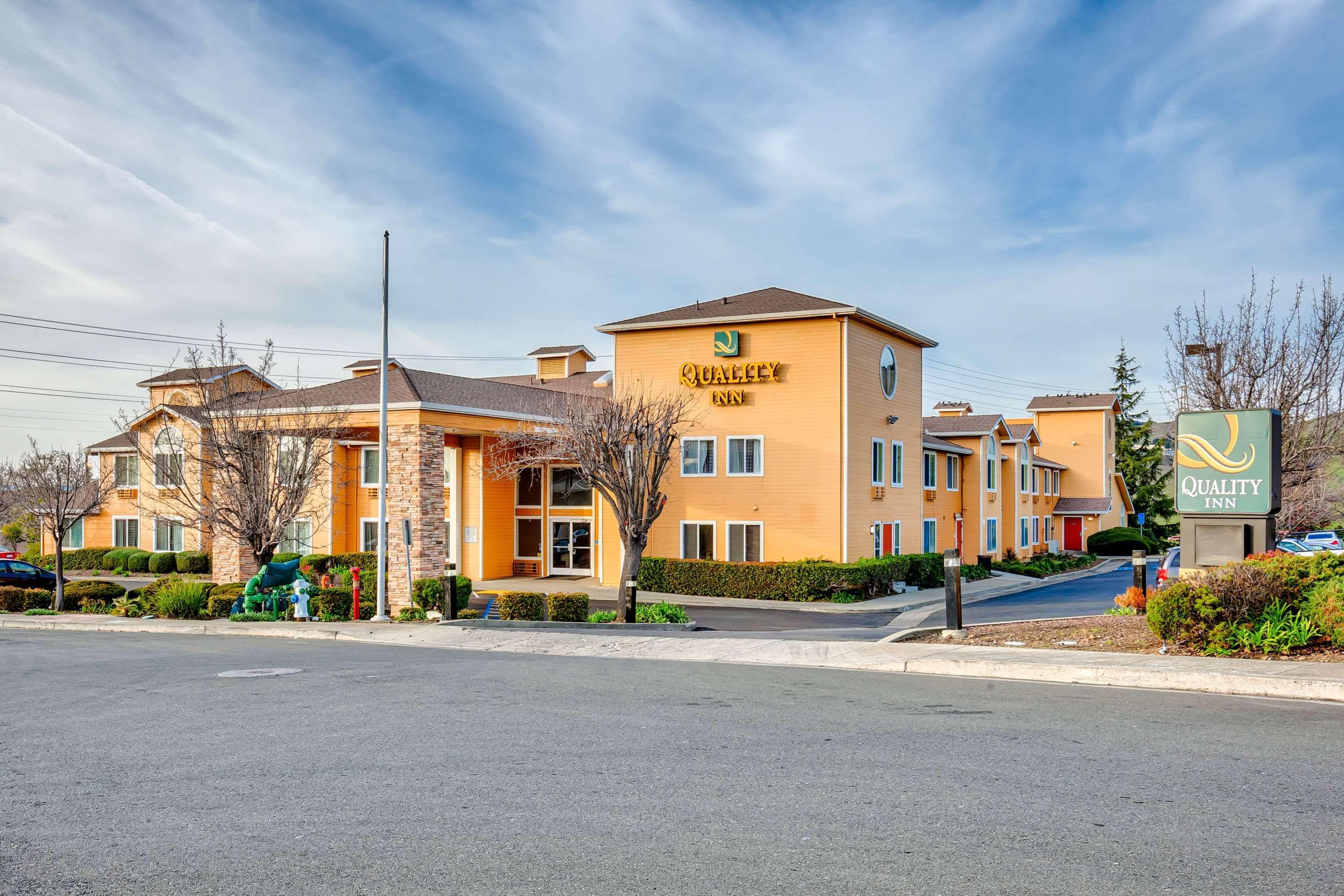 Quality Inn Near Six Flags Discovery Kingdom-Napa Valley Вальехо Экстерьер фото