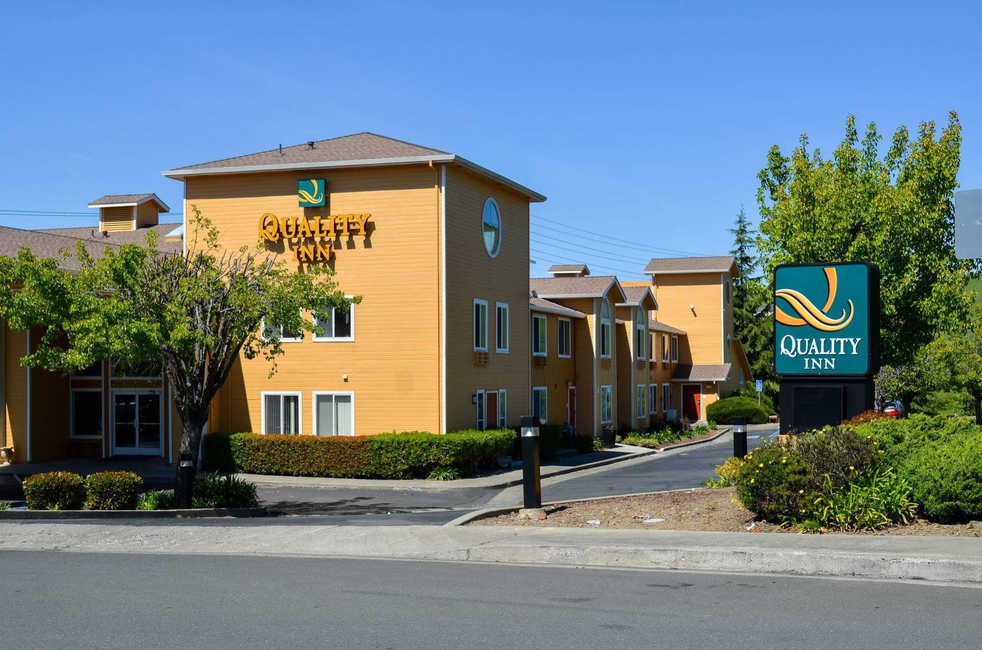 Quality Inn Near Six Flags Discovery Kingdom-Napa Valley Вальехо Экстерьер фото